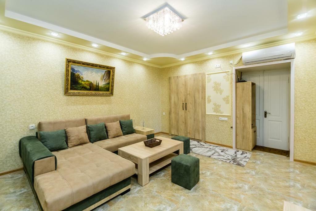 Stella Artois- Apartment Тбилиси Екстериор снимка